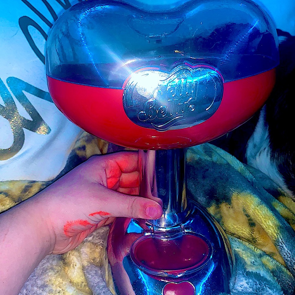 Red jelly been dispenser